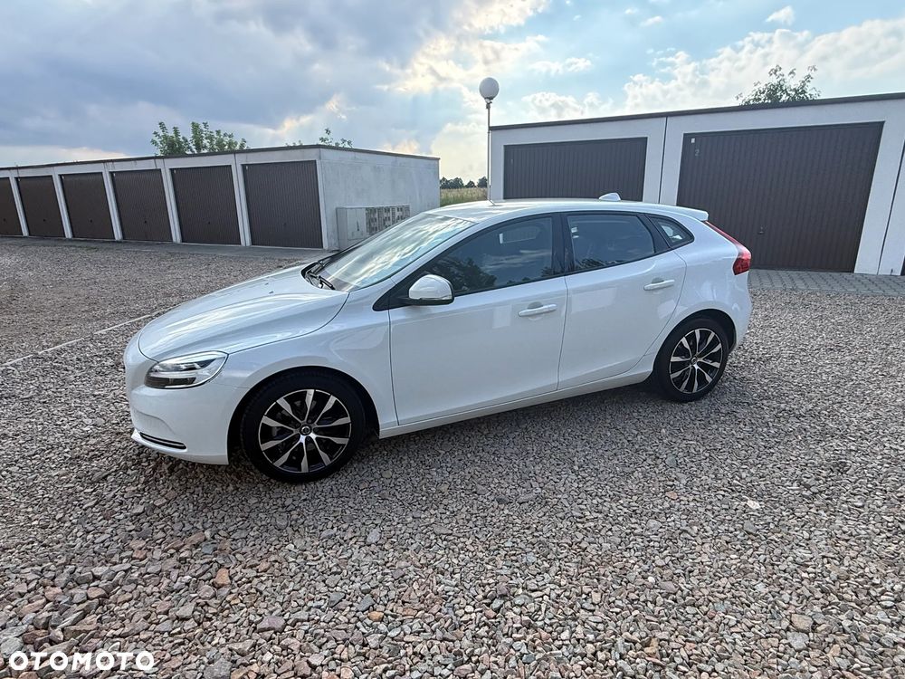 Volvo V40 T2 Drive-E Base - 24