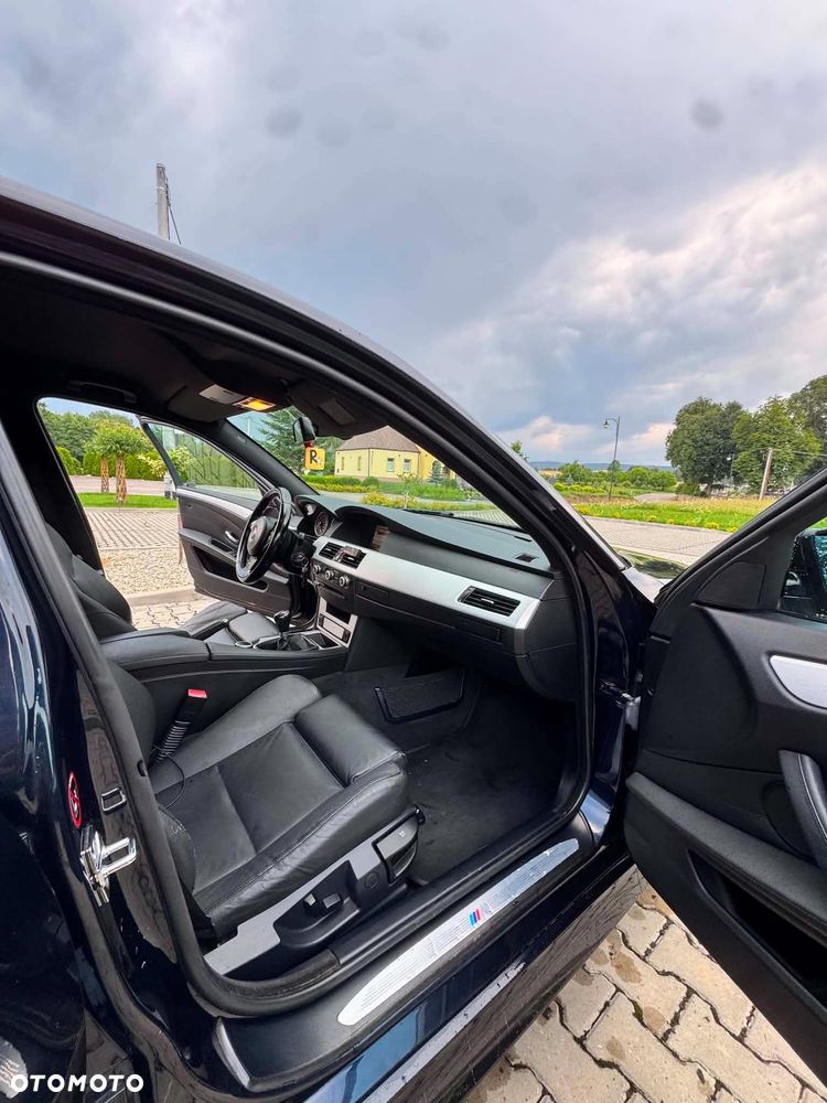BMW Seria 5 525i - 11