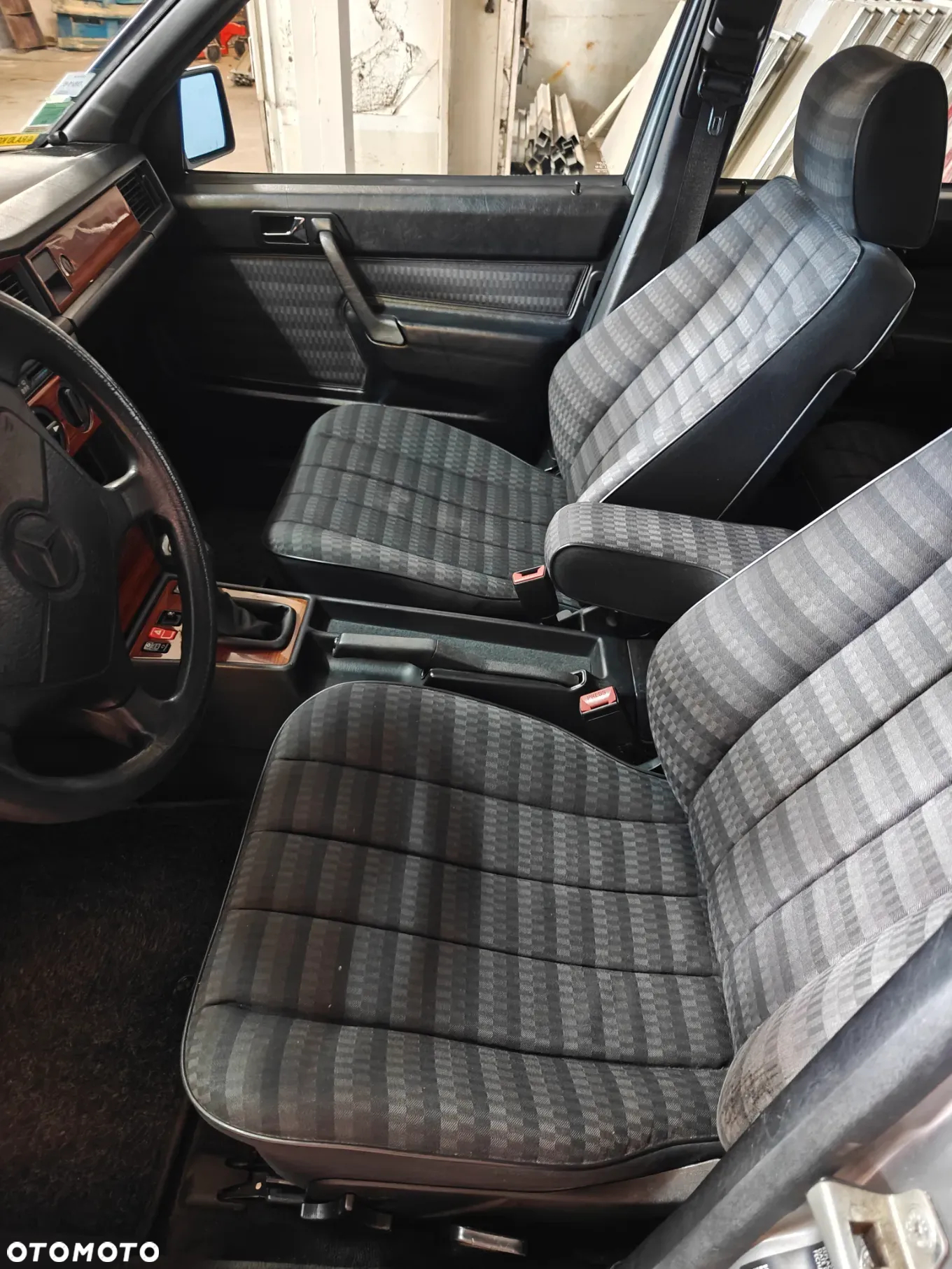 Mercedes-Benz W201 (190) - 10