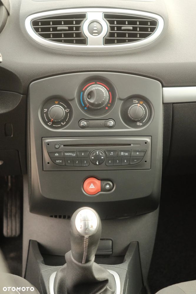 Renault Clio 1.2 16V Expression - 20