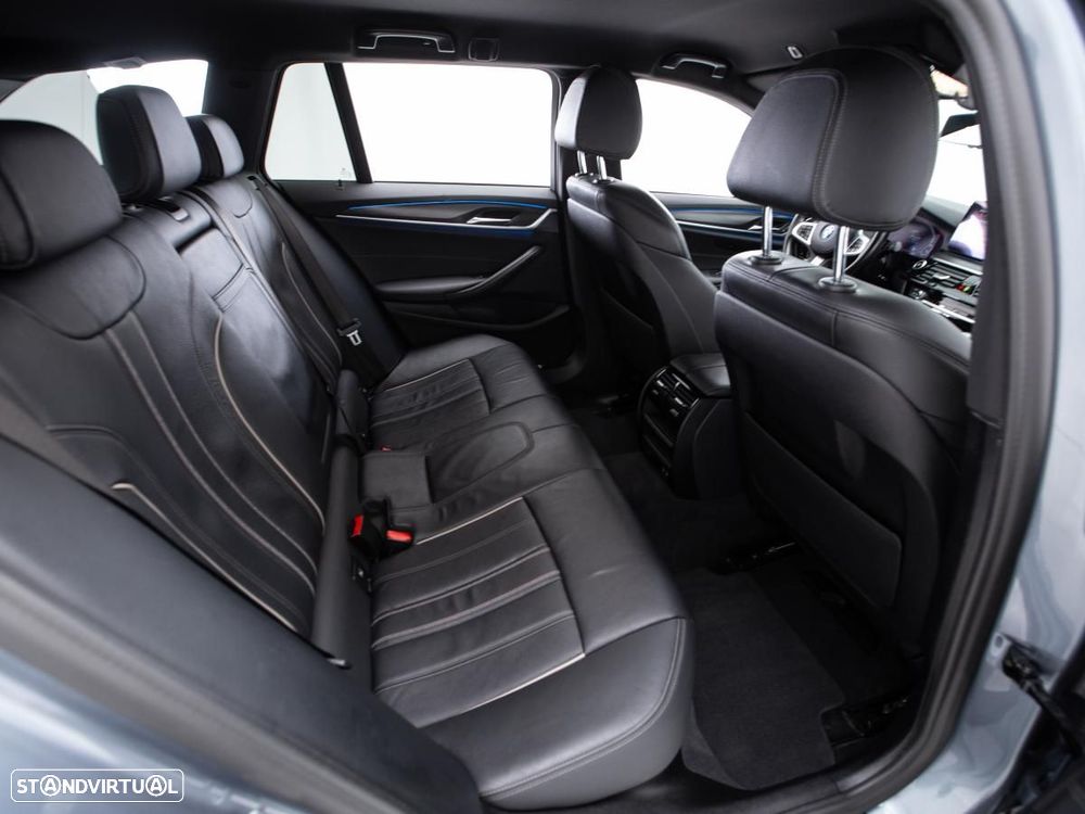 BMW 520 i Pack Desportivo M - 13