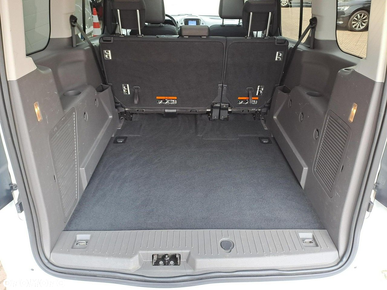 Ford Tourneo Connect Grand - 16