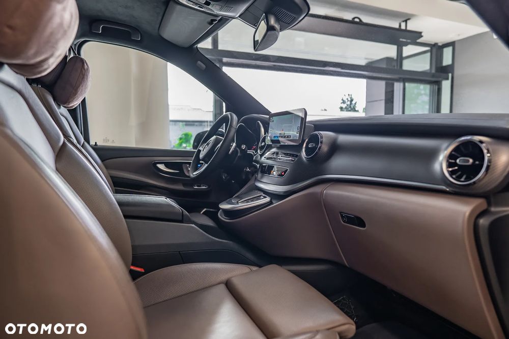 Mercedes-Benz Klasa V 300 d 4-Matic Exclusive 9G-Tronic (d³ugi) - 38