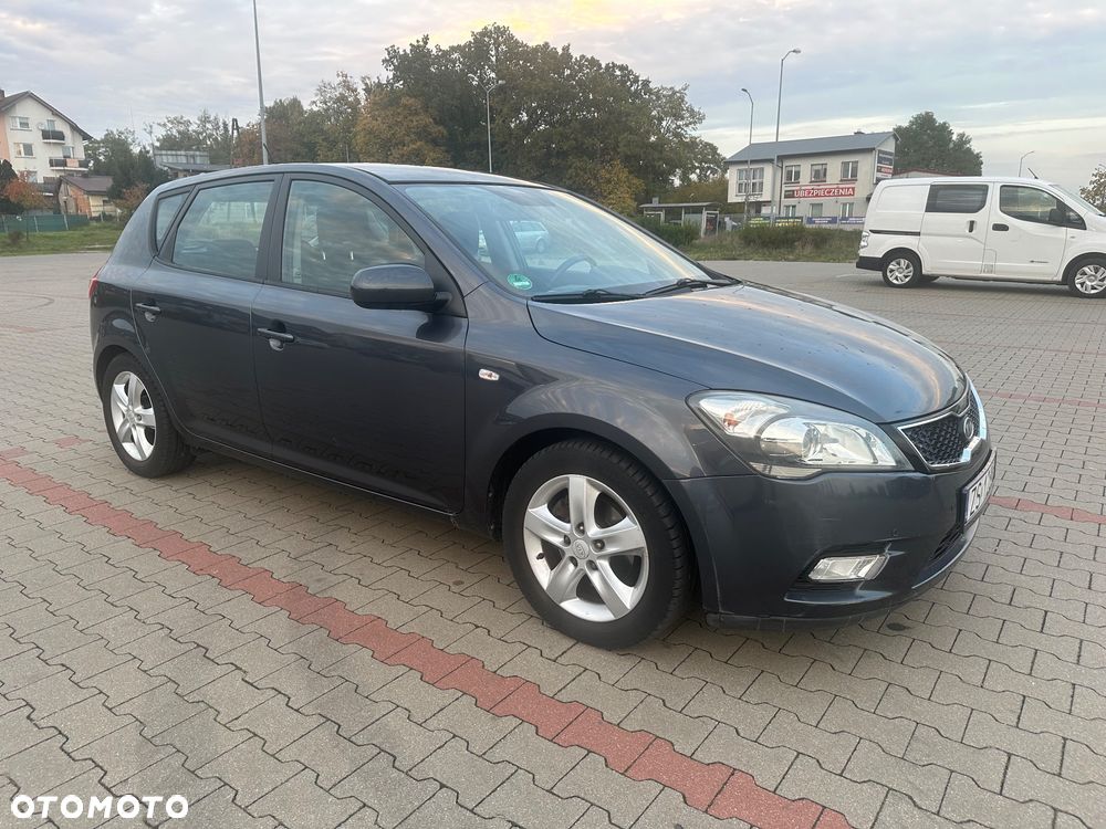 Kia Ceed 1.4 Comfort + - 7