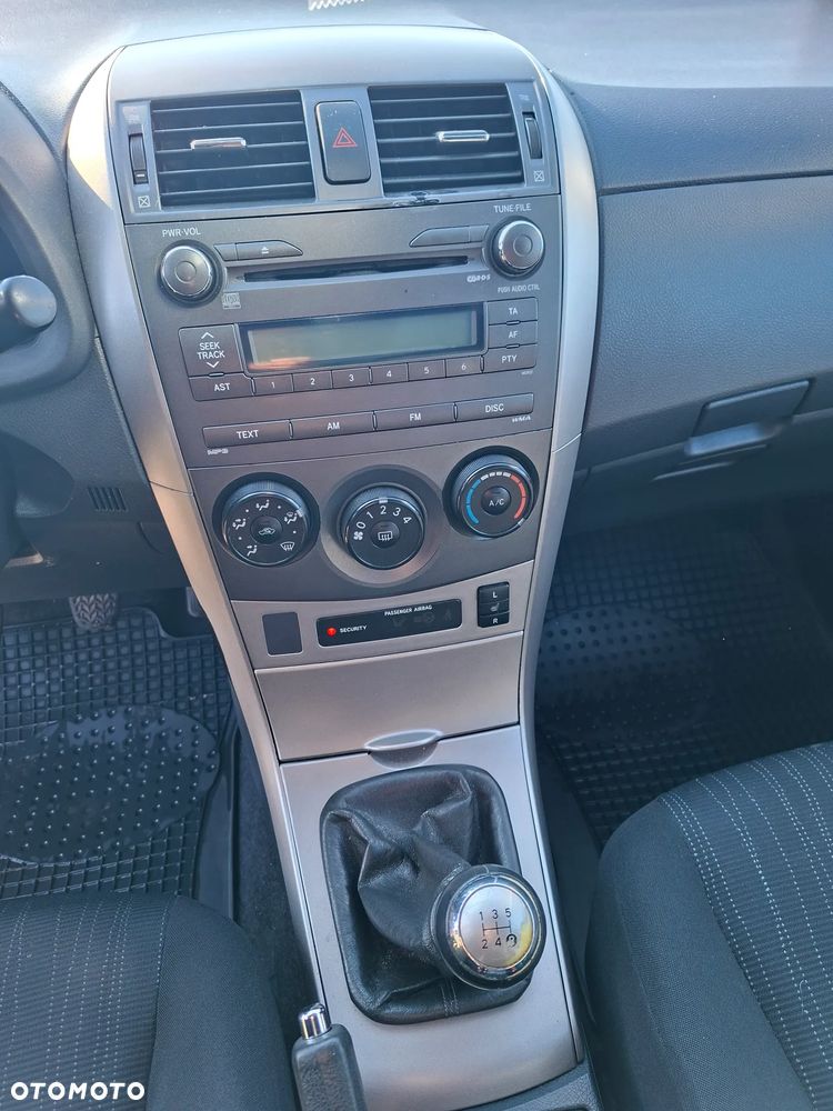 Toyota Corolla 1.6 VVT-i Luna - 6