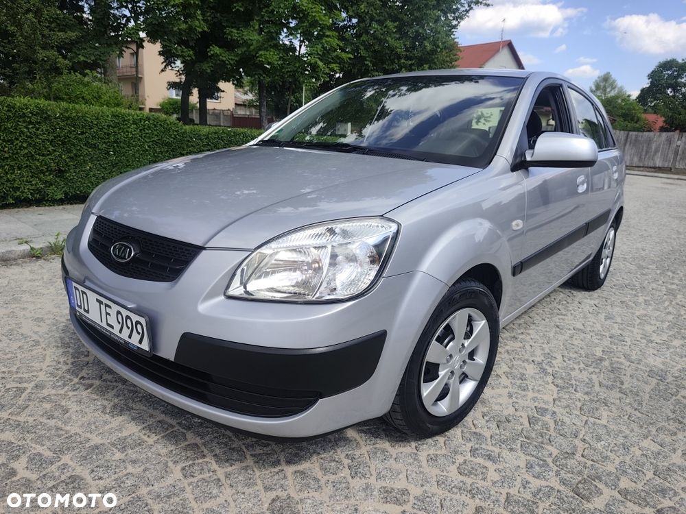Kia Rio - 4
