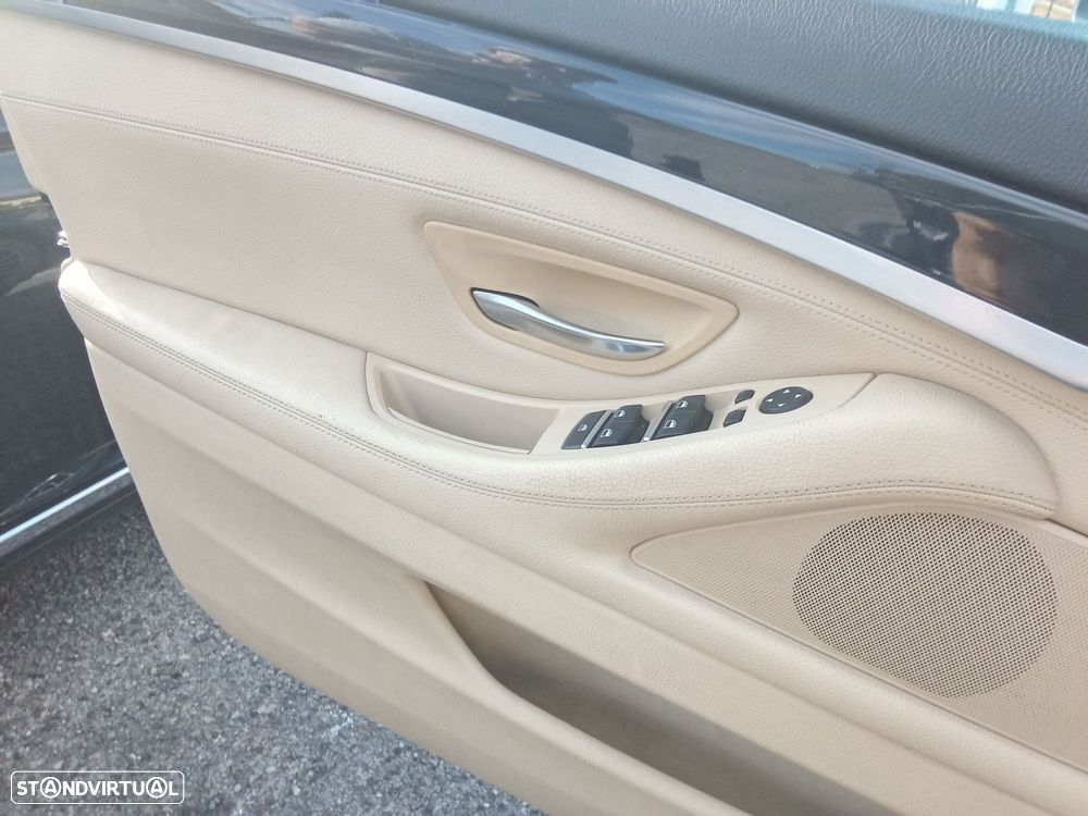 BMW 535 d Exclusive Auto - 23