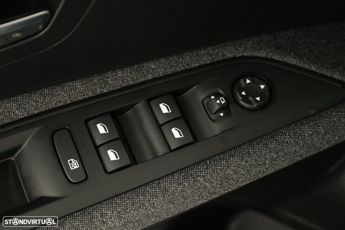 Peugeot 3008 1.6 Hybrid Allure e-EAT8 - 21