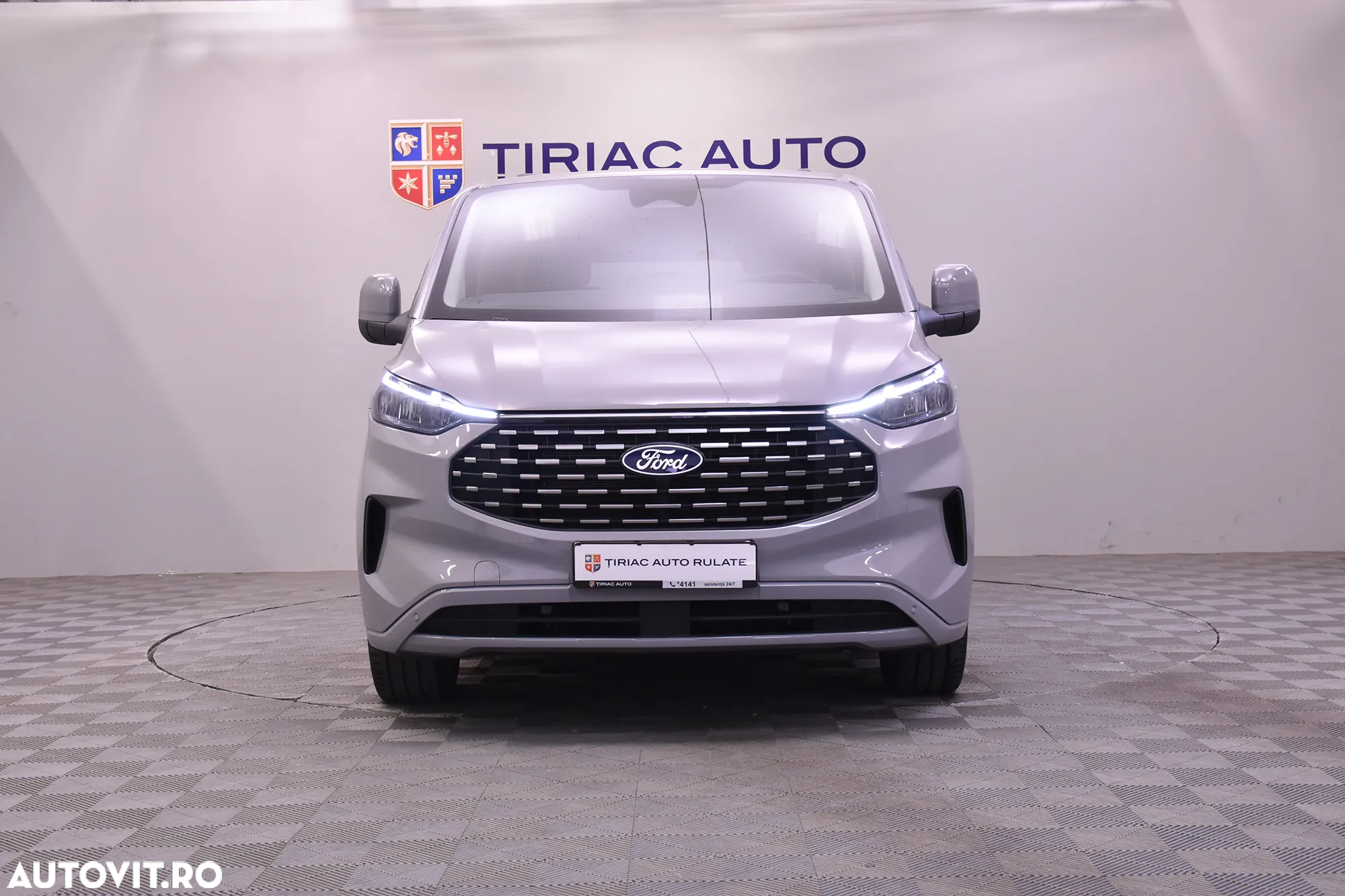 Ford Tourneo - 8