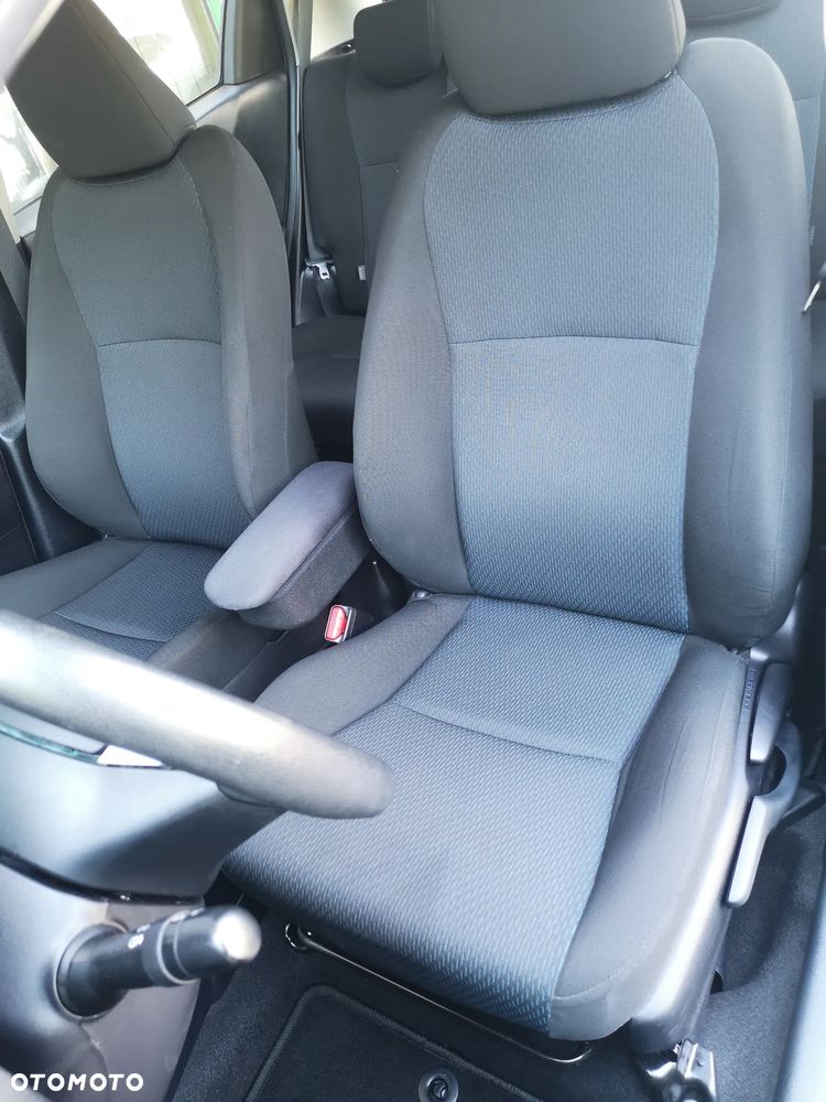 Toyota Yaris Hybrid 100 Life - 12