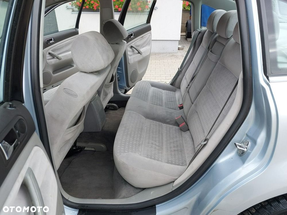 Volkswagen Passat - 11