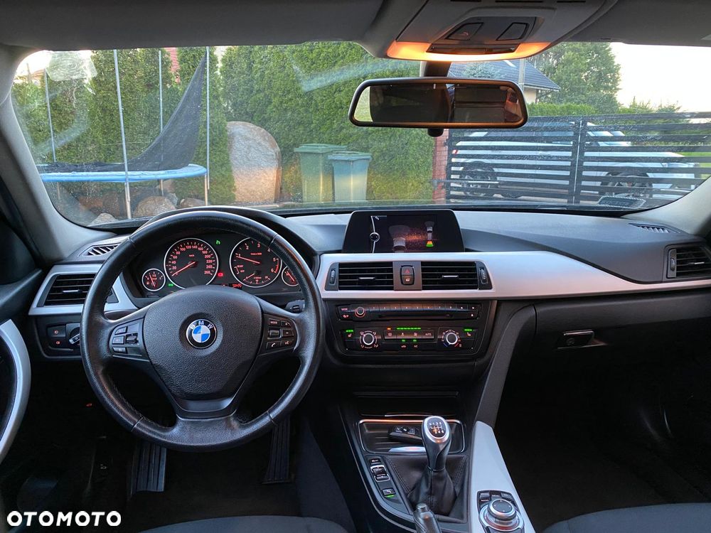 BMW Seria 3 320d - 5