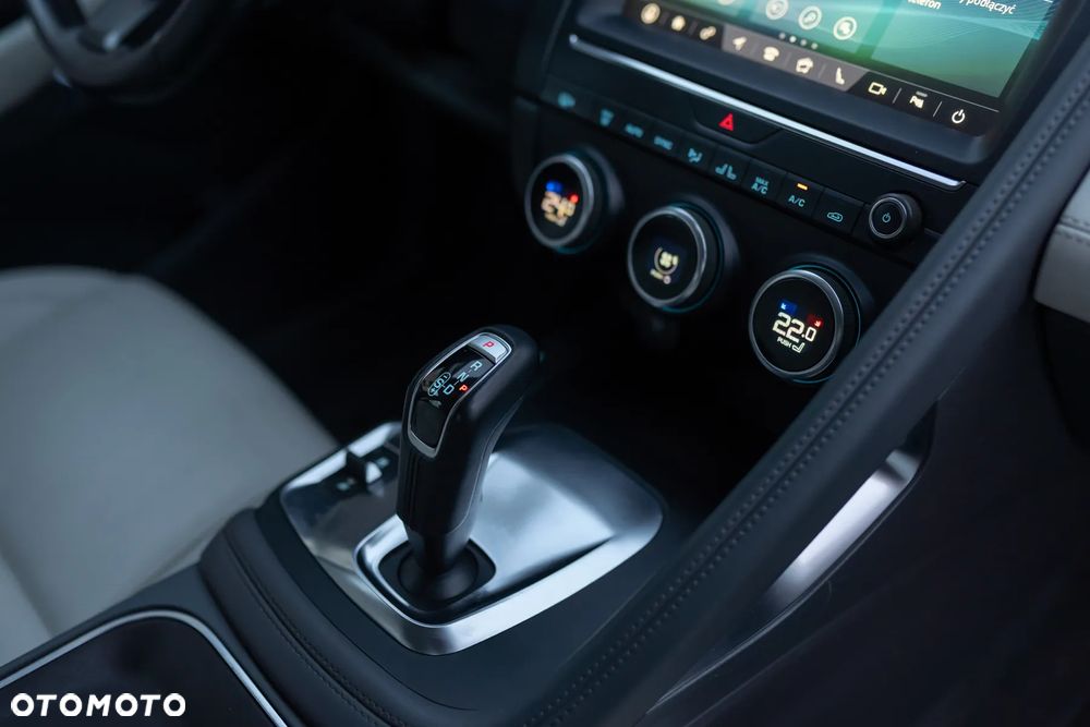 Jaguar E-Pace 2.0 i4P AWD R-Dynamic - 30