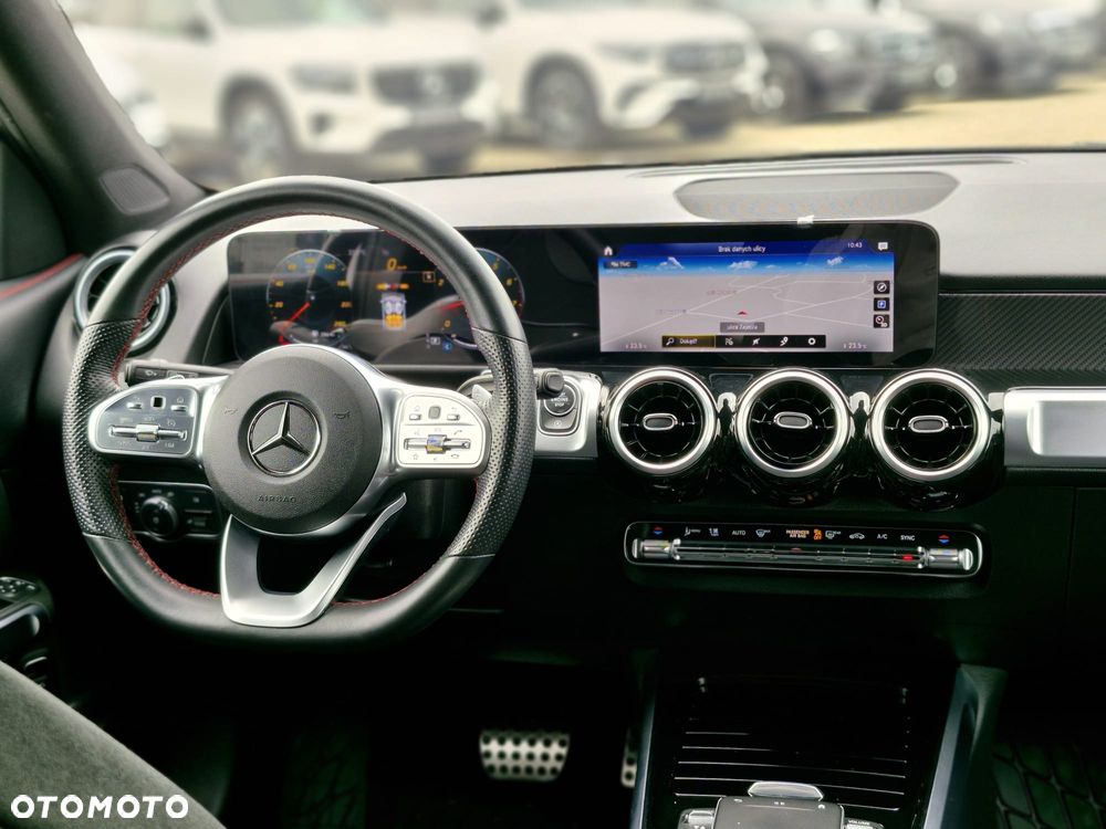 Mercedes-Benz GLB 200 4-Matic AMG Line 8G-DCT - 17