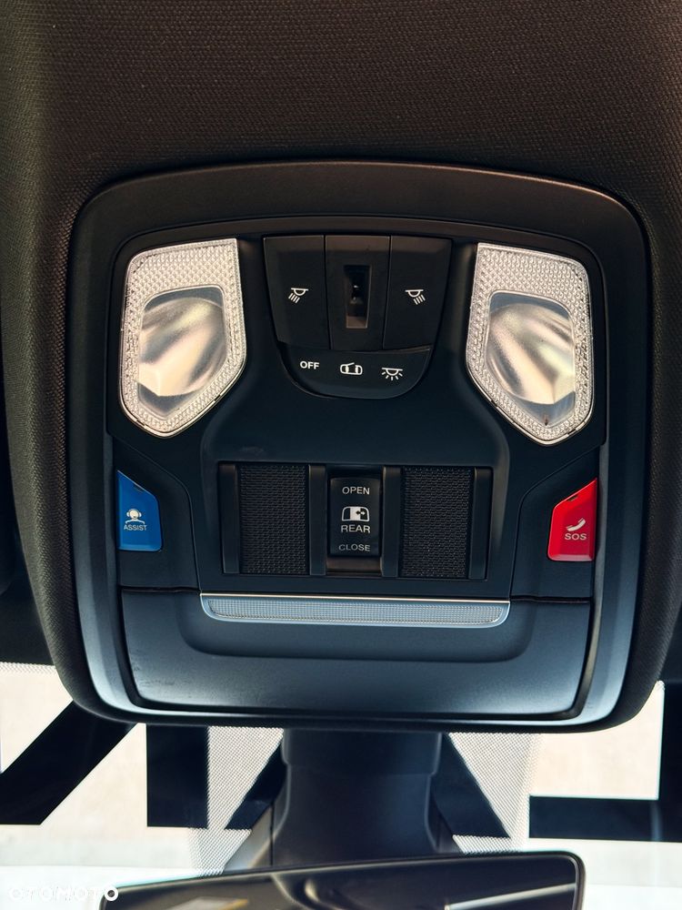 RAM 1500 Crew Cab Shortbed Rebel - 30