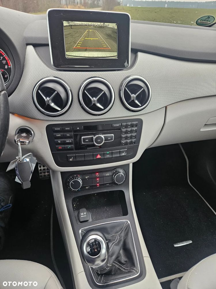 Mercedes-Benz Klasa B 180 BlueEFFICIENCY Edition Style - 19