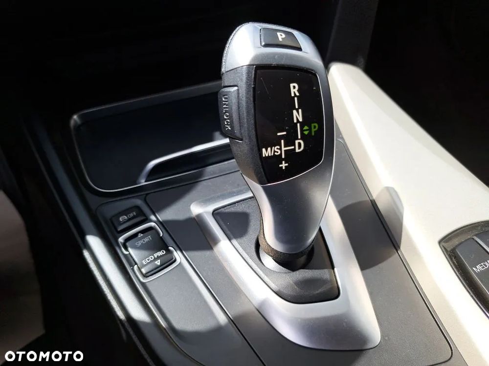 BMW Seria 3 318i GPF Advantage - 20