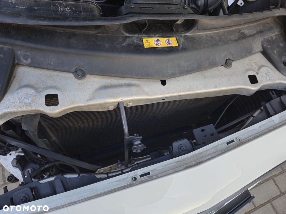 Mercedes-Benz Klasa E 220 d 9G-TRONIC AMG Line - 13