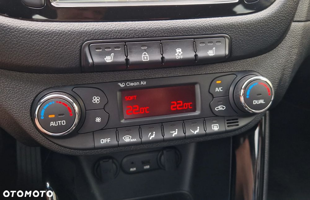 Kia Ceed 1.6 GDI Dream Team Edition - 38