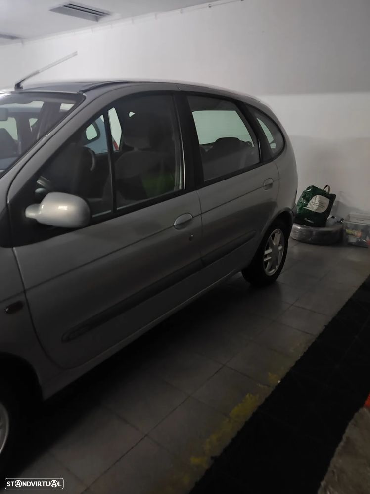 Renault Scénic - 3