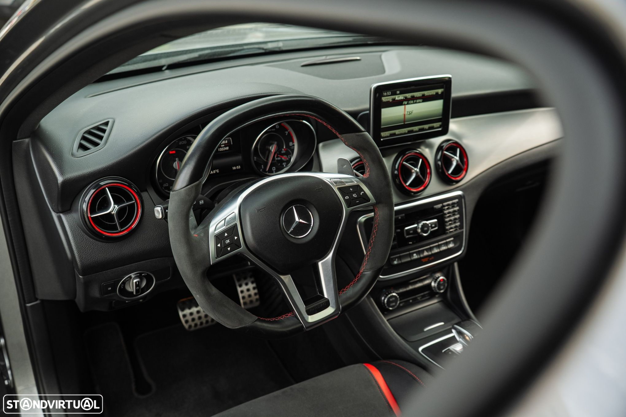 Mercedes-Benz GLA 45 AMG 4Matic 7G-DCT - 13