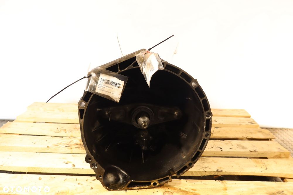 SKRZYNIA BIEGÓW 6 BIEGOWA 5 525D F10 LIFT 2.0D UK - 1