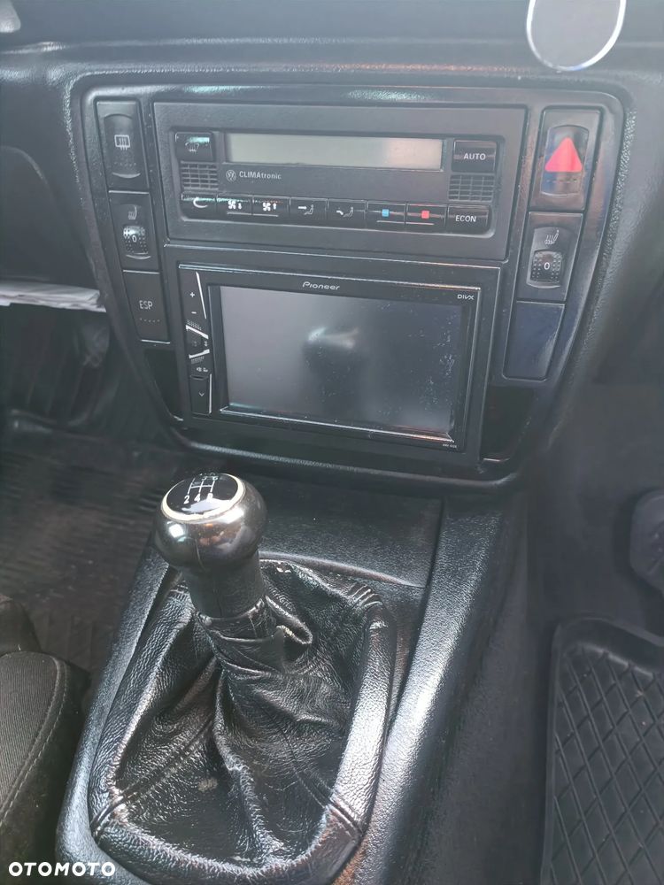 Volkswagen Passat 1.9 TDI Basis - 5