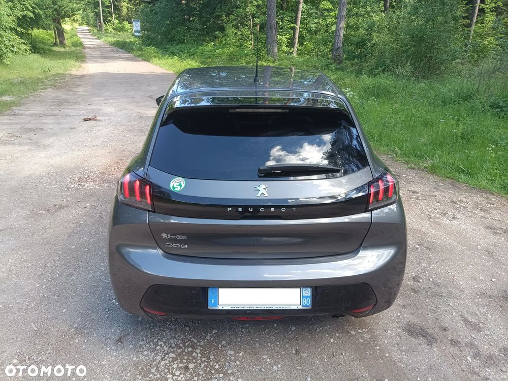 Peugeot 208 - 10