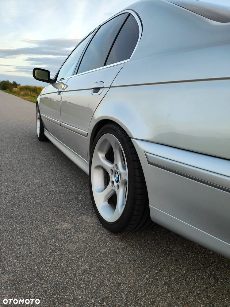 BMW Seria 5 525d - 8
