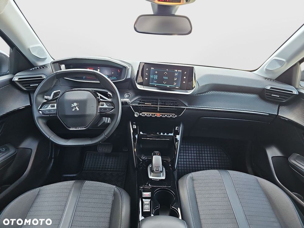 Peugeot 208 - 23
