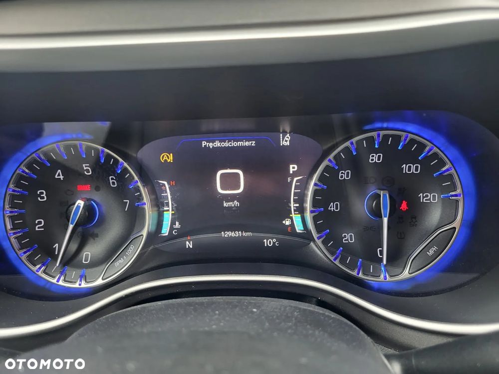 Chrysler Pacifica - 20