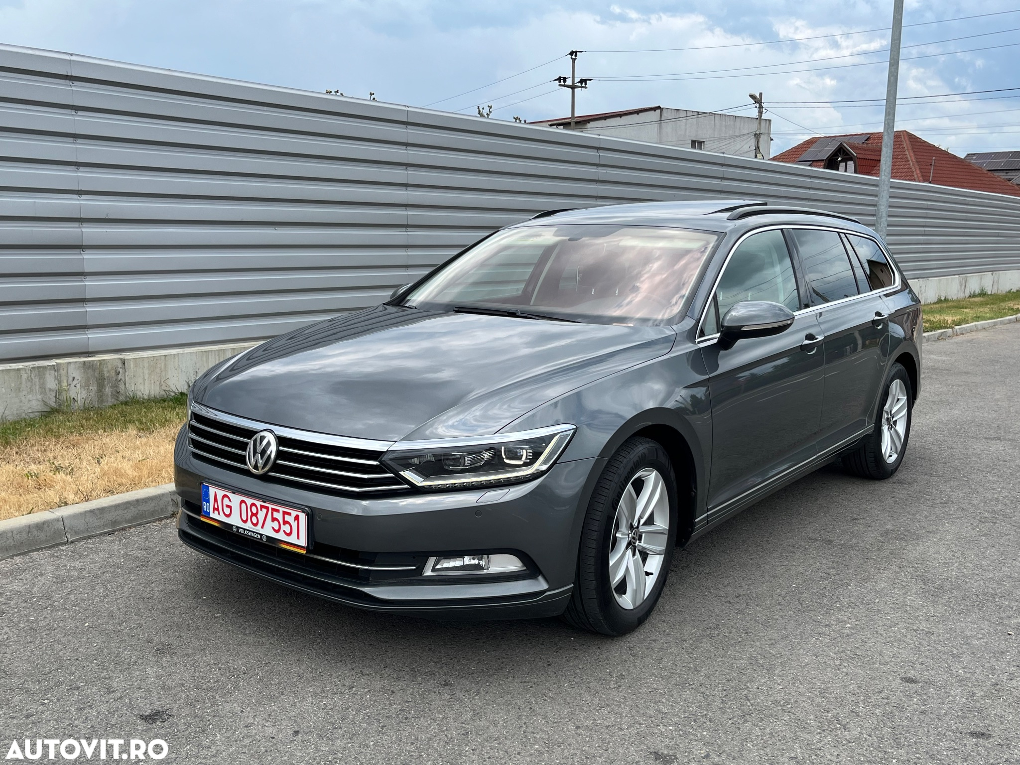 Volkswagen Passat - 11