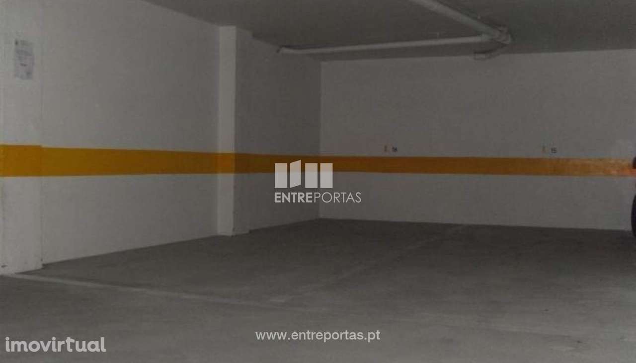 Venda de garagem, Monserrate, Viana do Castelo - Grande imagem: 2/4