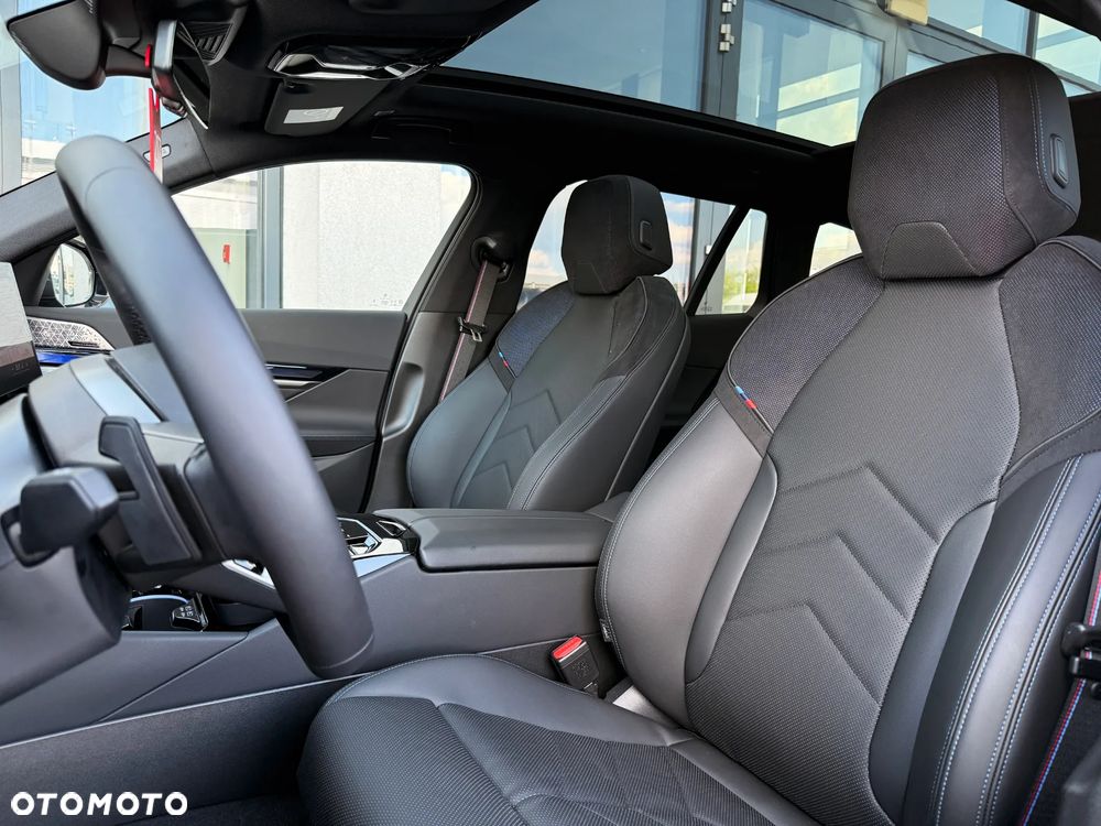 BMW Seria 5 520i - 30