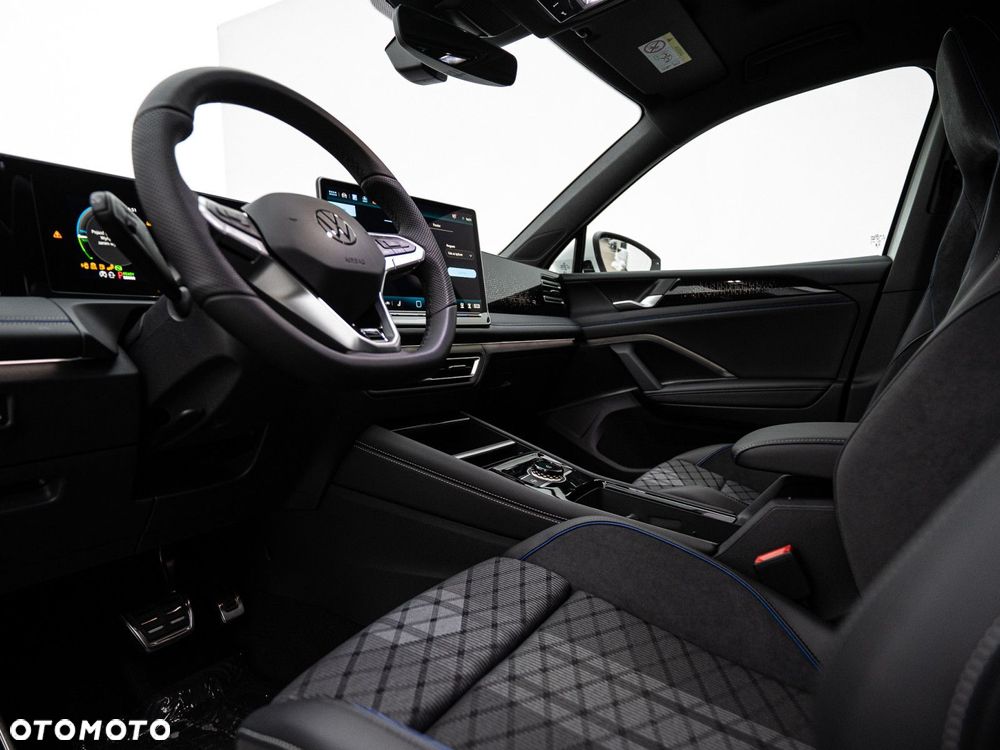 Volkswagen Tiguan - 19