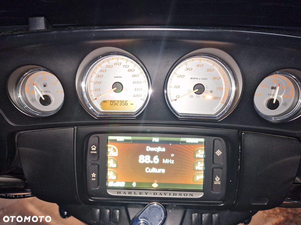 Harley-Davidson Touring Street Glide - 22
