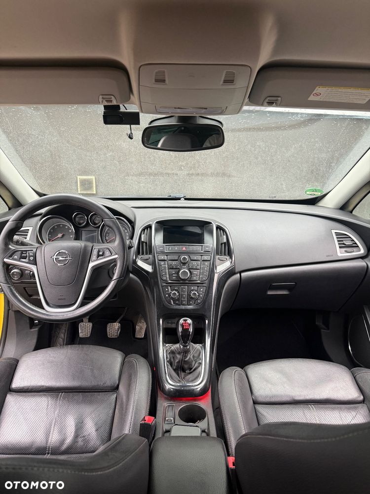 Opel Astra 1.6 Turbo Sport - 11