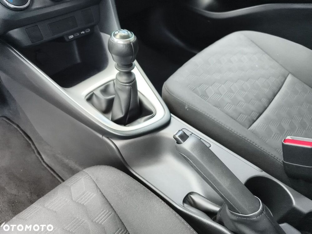 Toyota Yaris 1.5 Comfort - 24