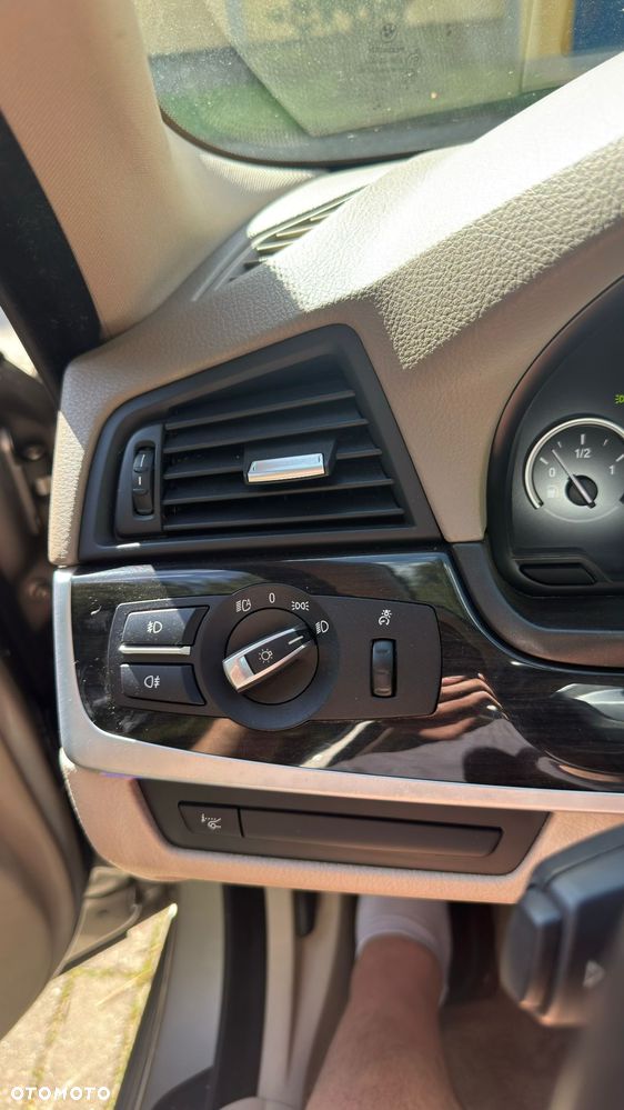 BMW Seria 5 520i - 13