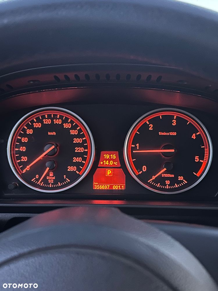 BMW Seria 5 520d - 34