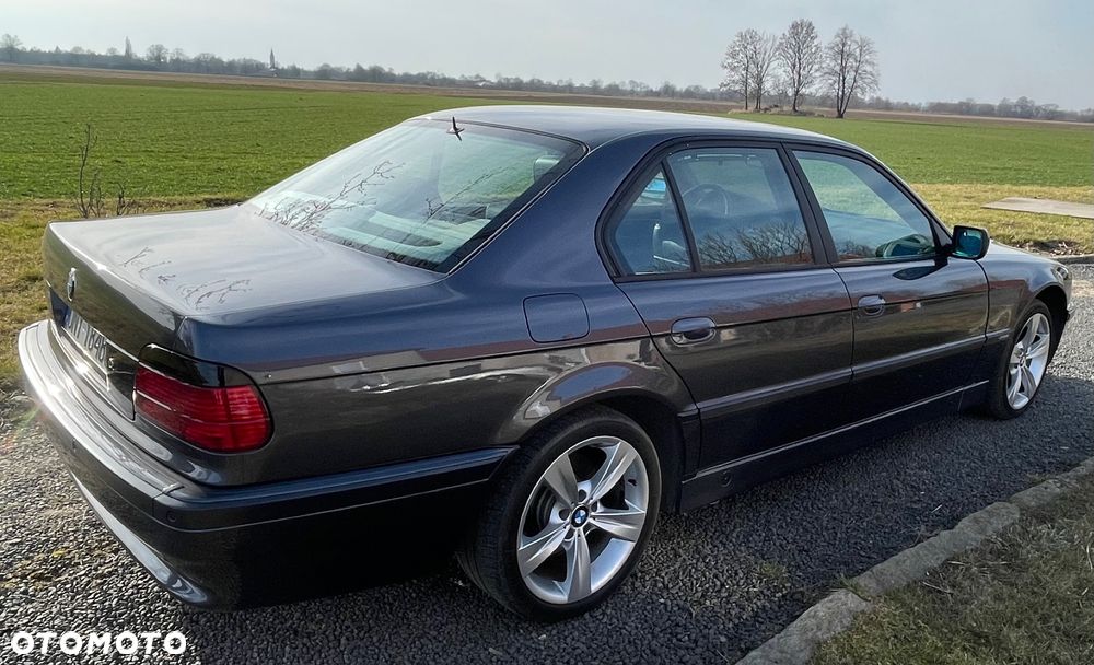 BMW Seria 7 740i - 6