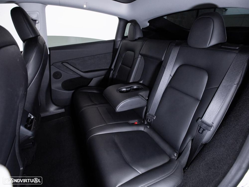 Tesla Model Y Long Range Dual Motor AWD - 12