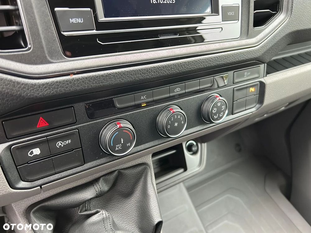 Volkswagen Crafter Furgon 4490 - 25