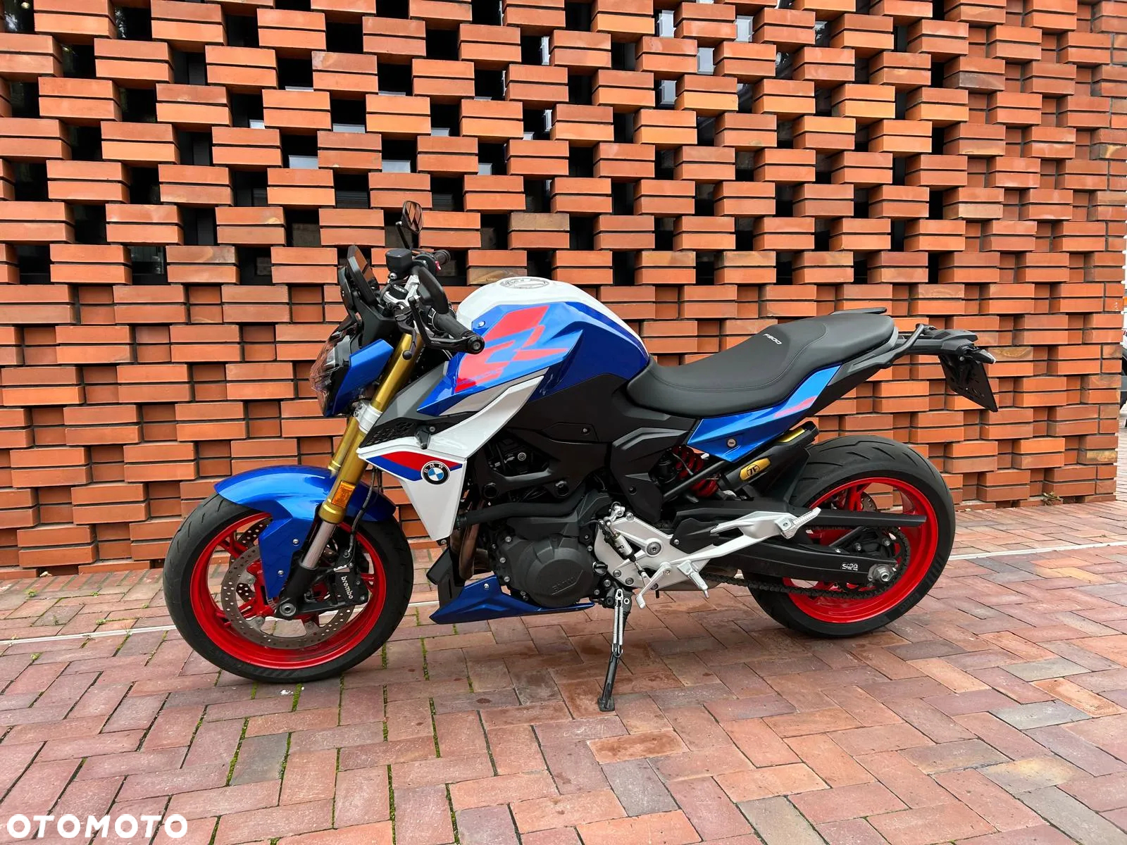 BMW F - 4