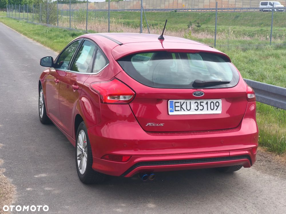 Ford Focus 1.5 EcoBlue Start-Stopp-System ST-LINE DESIGN - 4