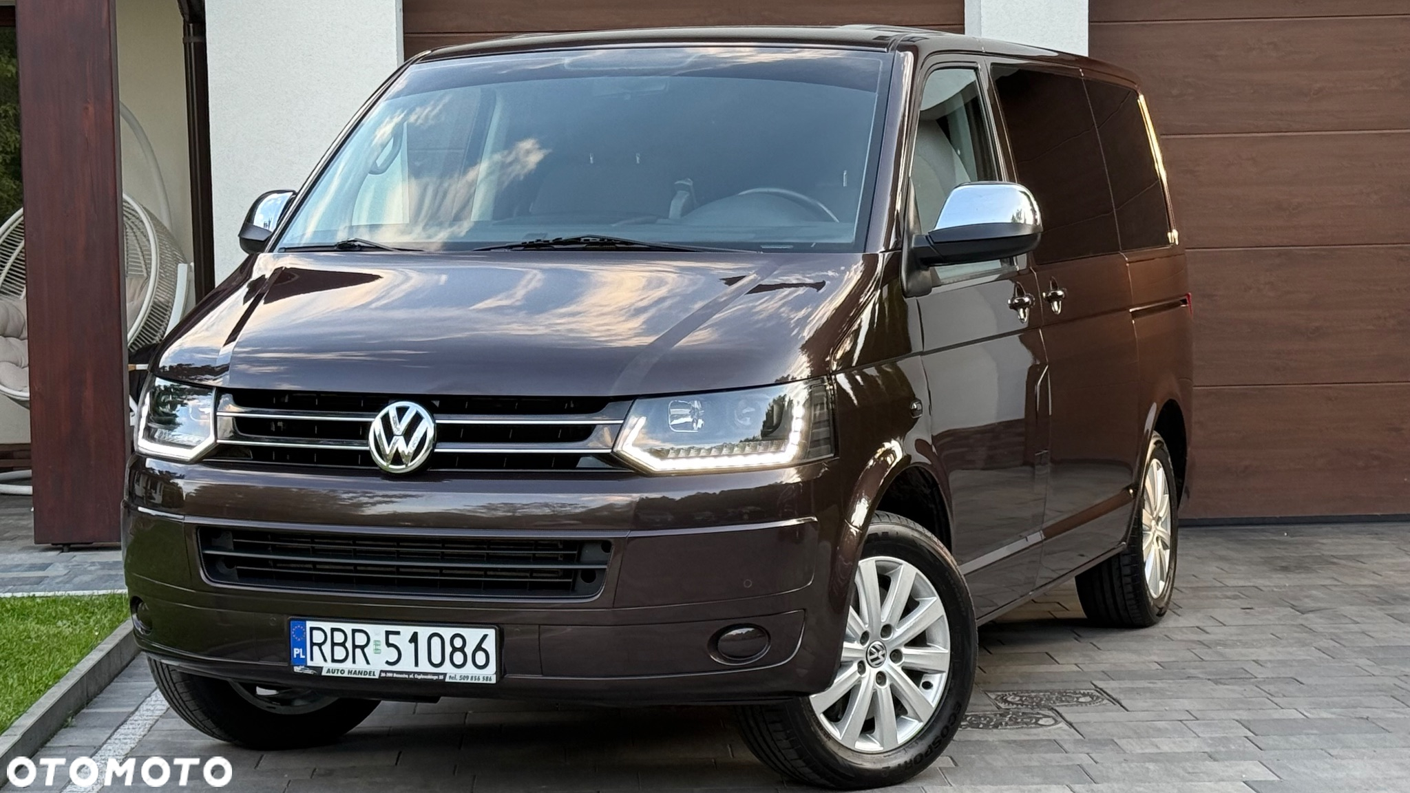 Volkswagen Multivan - 10