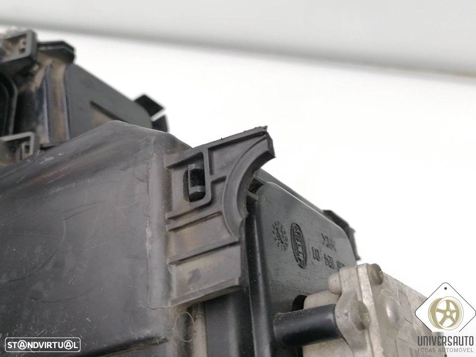 FAROL DIREITO AUDI A8 2004 - 5