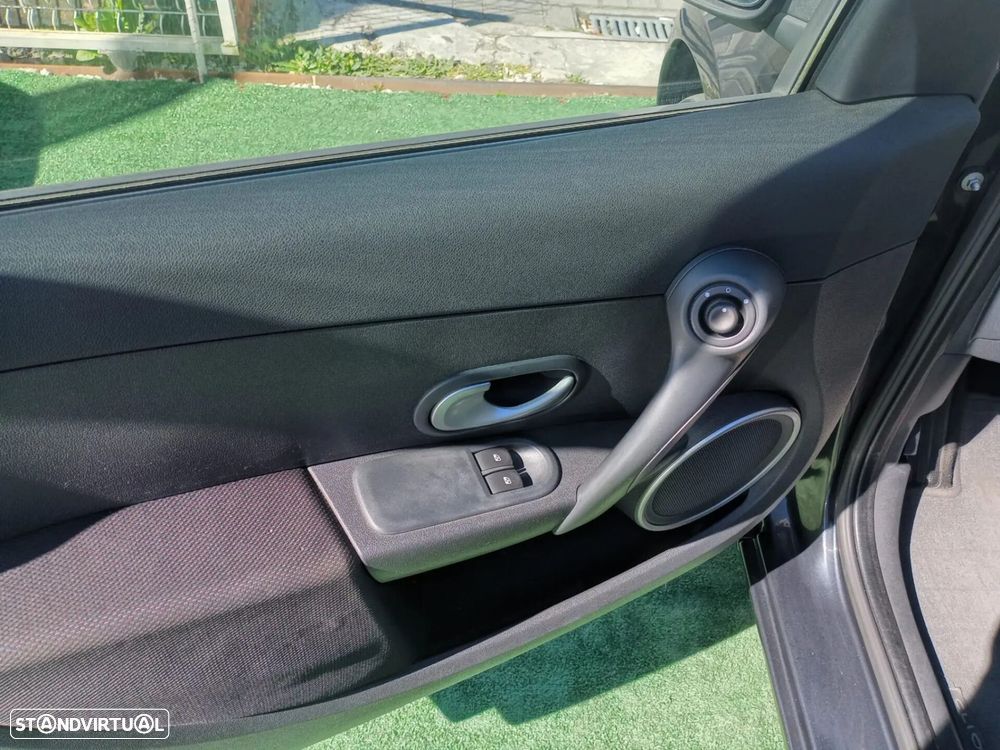 Renault Clio 1.2 16V Dynamique - 11