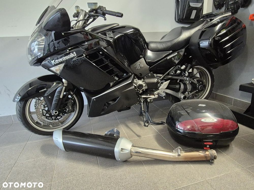Kawasaki GTR - 3