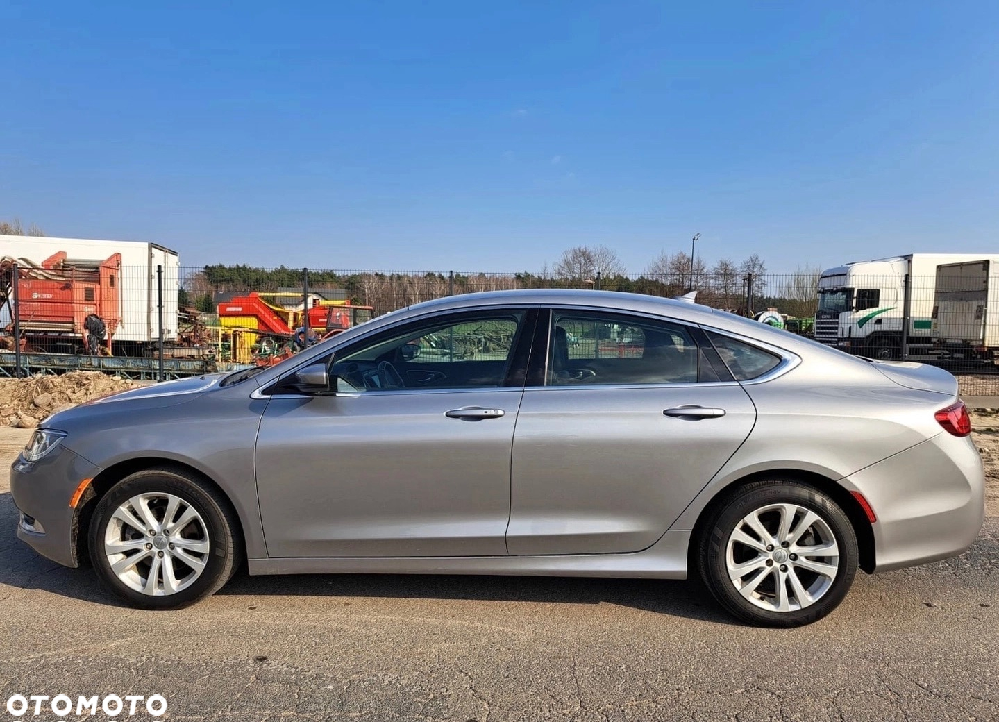 Chrysler 200 - 7